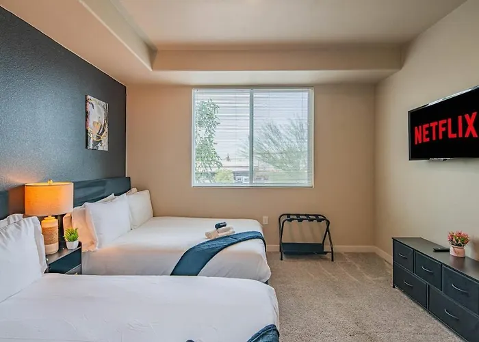 Trendy 2bd Gym Pool Parking Wd Sleeps 8 Tempe