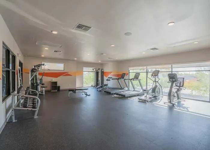 Trendy 2bd Gym Pool Parking Wd Sleeps 8 Tempe
