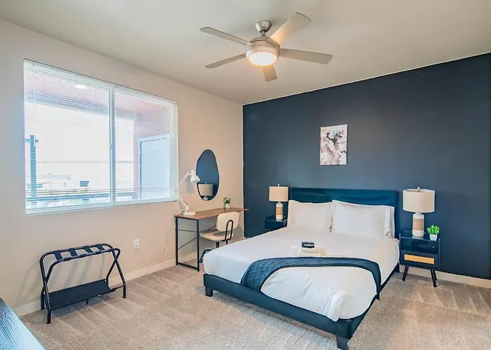 Apartment Trendy 2bd Gym Pool Parking Wd Sleeps 8 *
