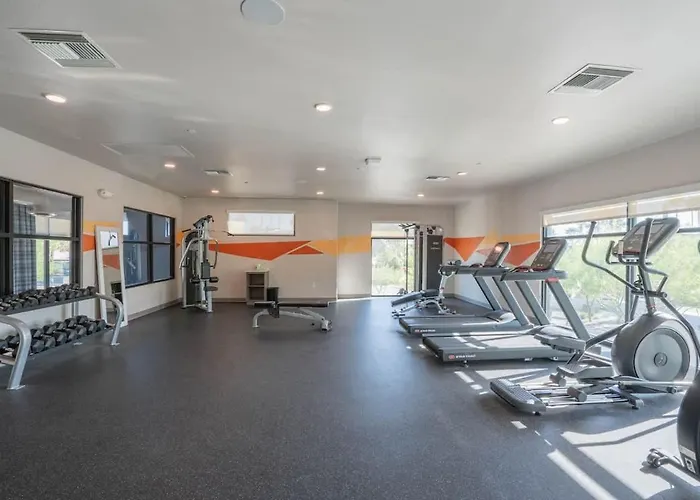 Trendy 2bd Gym Pool Parking Wd Sleeps 8 Apartment Tempe