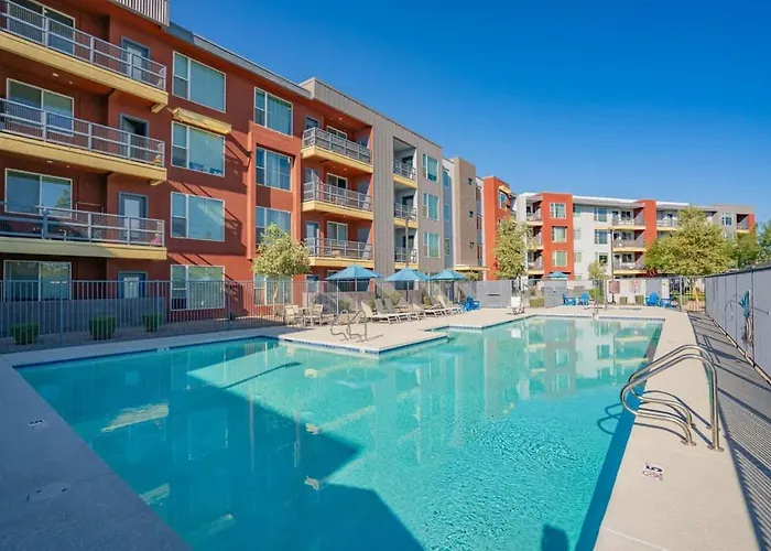 Trendy 2bd Gym Pool Parking Wd Sleeps 8 Apartment Tempe