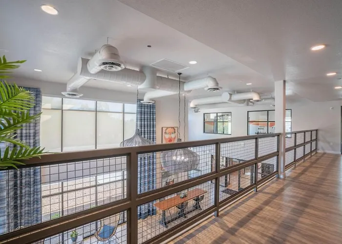 Trendy 2bd Gym Pool Parking Wd Sleeps 8 Apartment Tempe