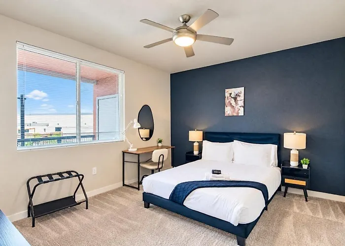 Apartment Trendy 2bd Gym Pool Parking Wd Sleeps 8