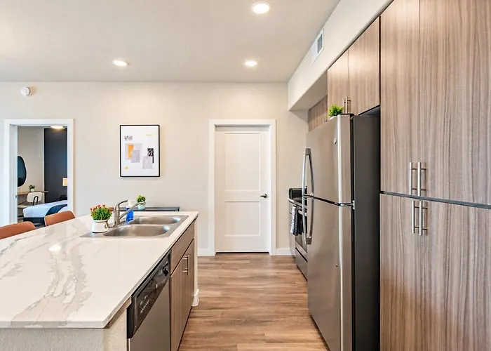 Trendy 2bd Gym Pool Parking Wd Sleeps 8 Apartment Tempe
