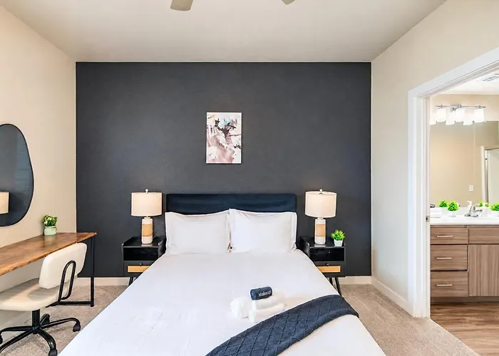 Apartment Trendy 2bd Gym Pool Parking Wd Sleeps 8 *